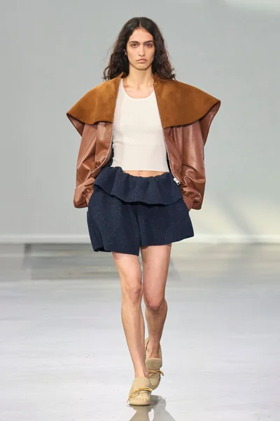 Look 26